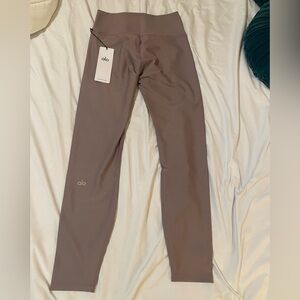 Alo 7/8 High-Waisted Airlift Leggings size Large, NWT!!!